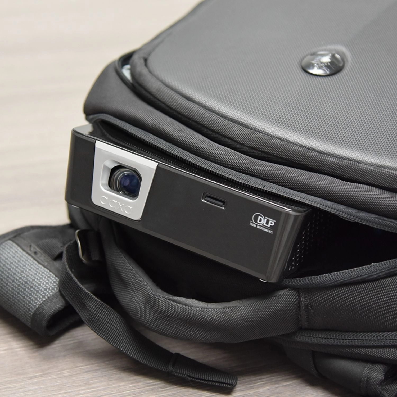 AAXA P6X DLP Portable Projector. 4 Hour Battery. Wireless Mirroring