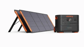 Jackery Explorer 2000 Plus Portable Power Station & 1 x 200W SolarSaga Panel