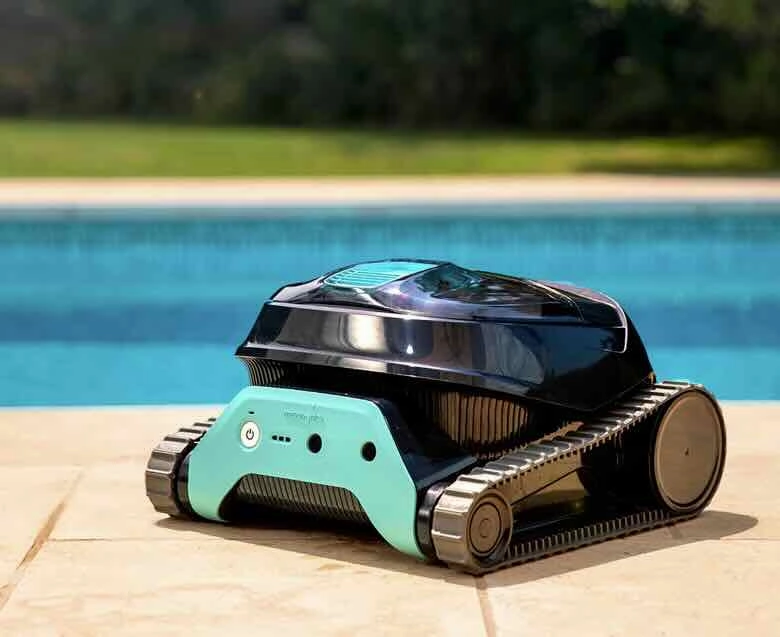Maytronics Dolphin Liberty 200 Cordless Pool cleaner